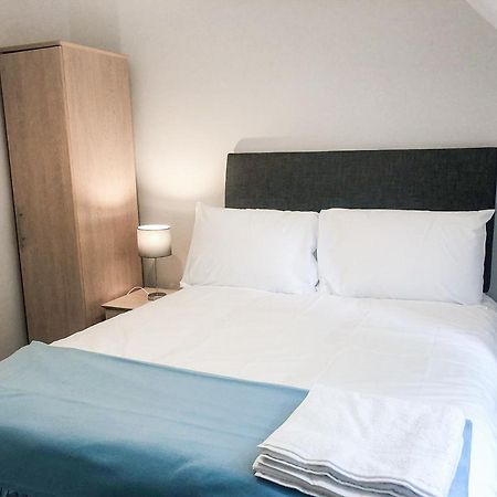 Old Court Holiday Homes Terryglass - Sleeps 6 By Trident Holiday Homes Bagian luar foto