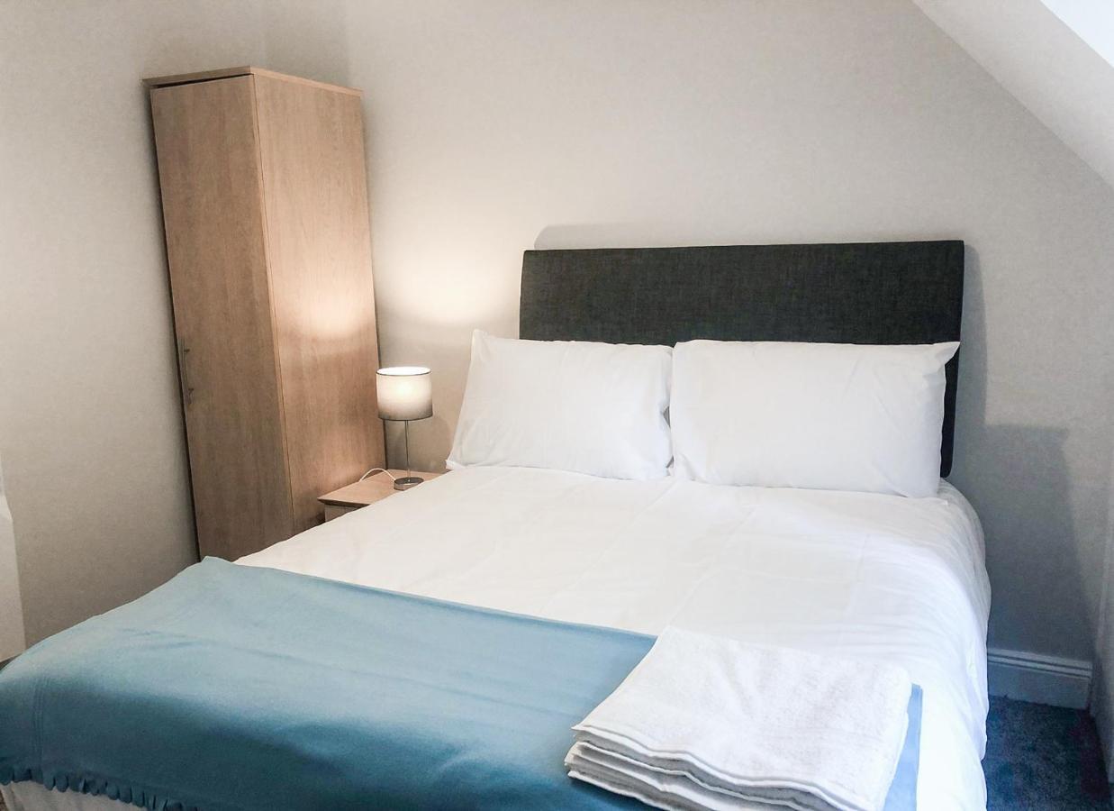 Old Court Holiday Homes Terryglass - Sleeps 6 By Trident Holiday Homes Bagian luar foto