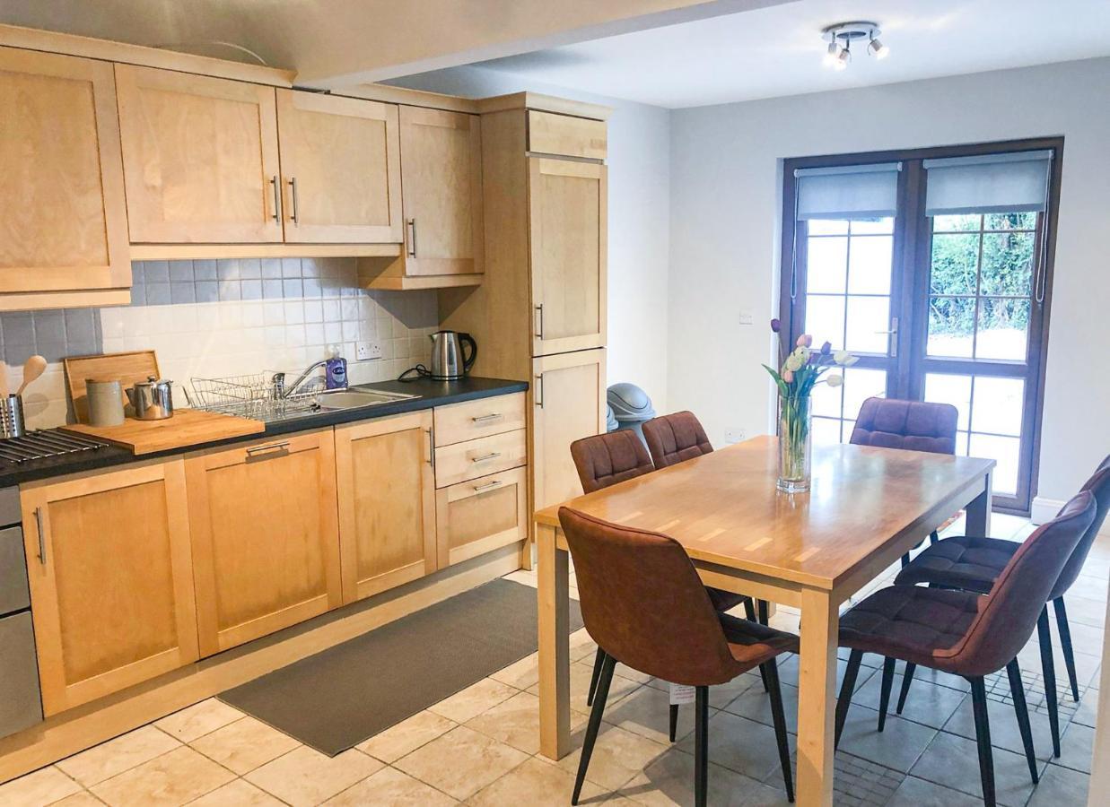 Old Court Holiday Homes Terryglass - Sleeps 6 By Trident Holiday Homes Bagian luar foto