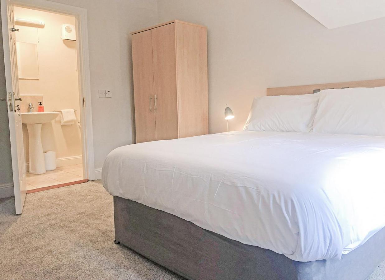 Old Court Holiday Homes Terryglass - Sleeps 6 By Trident Holiday Homes Bagian luar foto