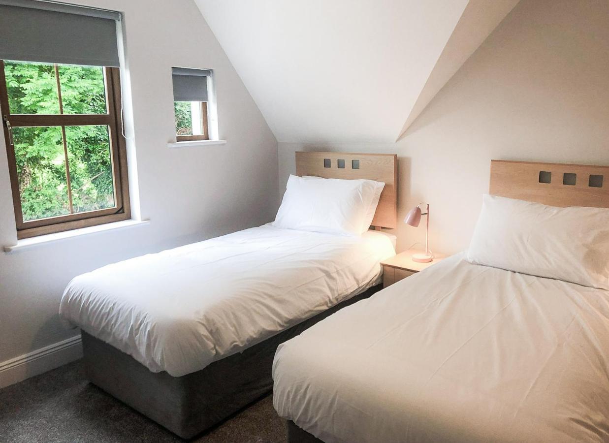Old Court Holiday Homes Terryglass - Sleeps 6 By Trident Holiday Homes Bagian luar foto